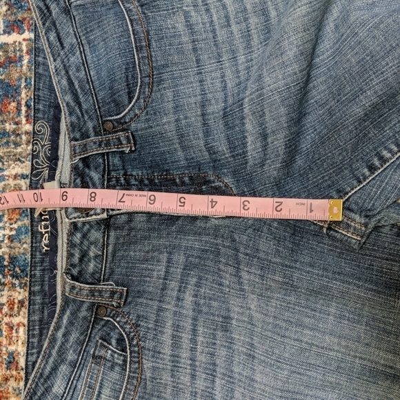 Refuge Junior's Cuffed Straight Leg Jeans Size 11 - Picture 9 of 11